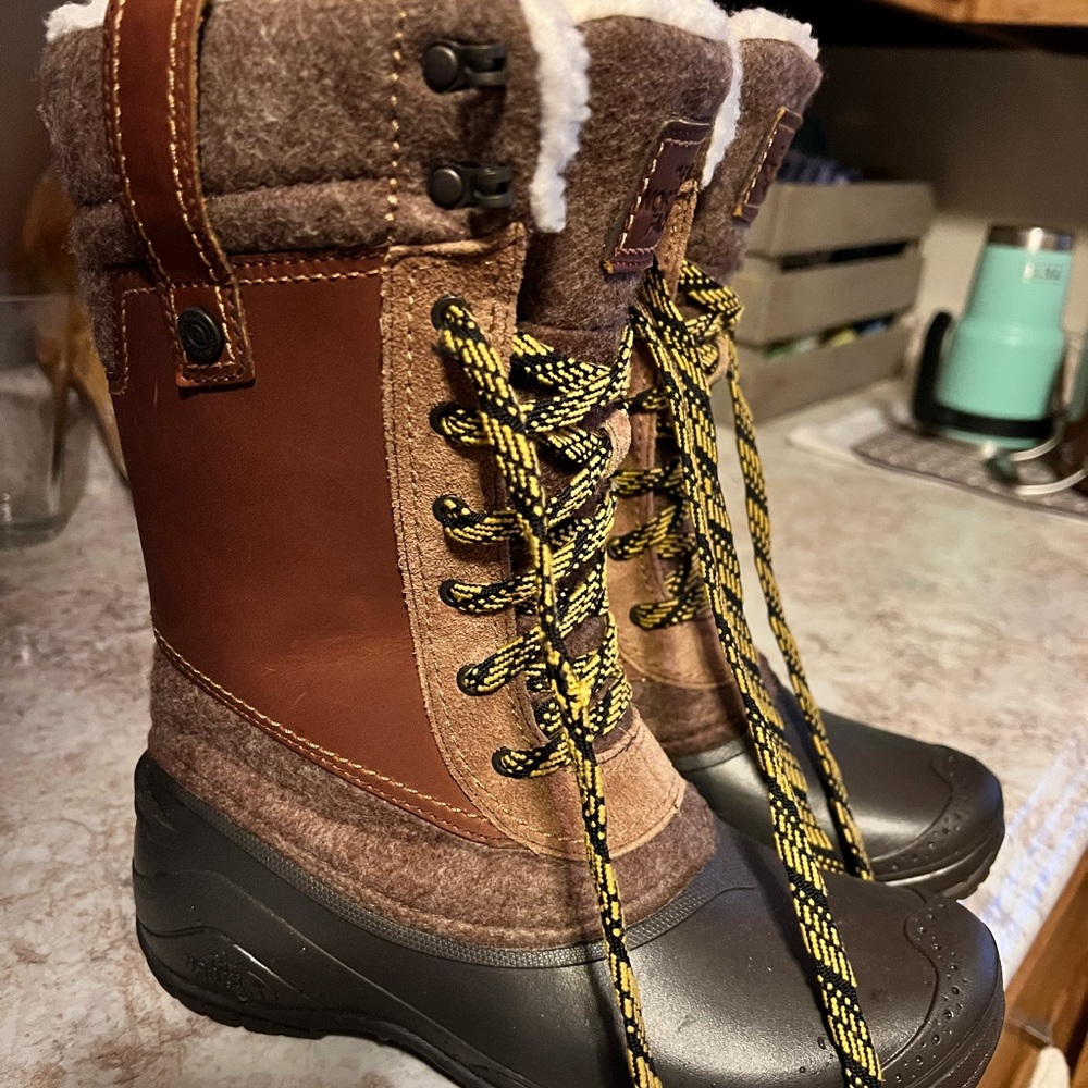 North Face women’s winter boots